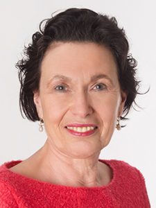 angelika-graefin-wolffskeel angelika-graefin-wolffskeel